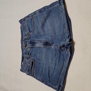 American Eagle medium wash rolled cuff mom short size 00